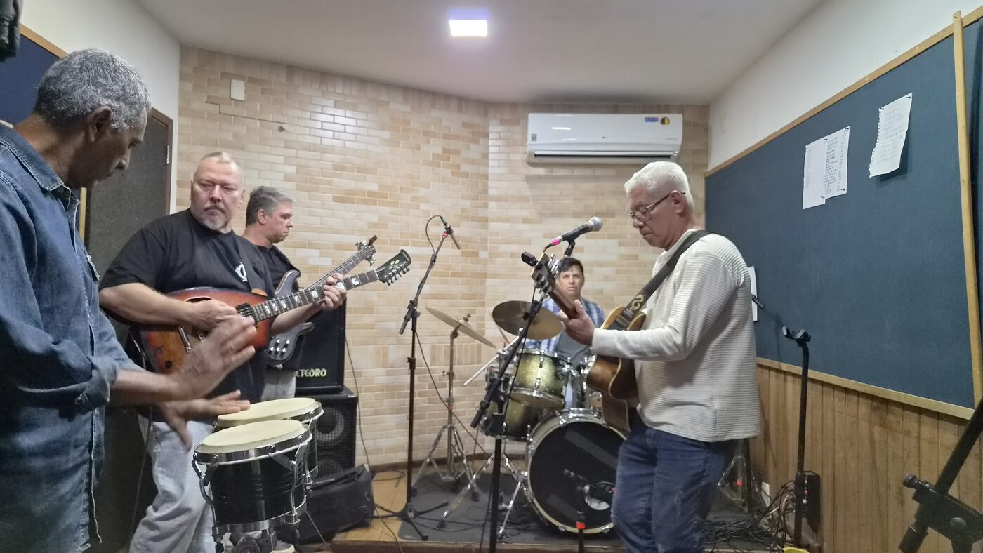 A sessão ao vivo, com a banda convidada